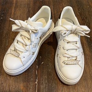 Authentic! Like New! Louis Vuitton Time Out Sneaker shoes Monogram and Gold ✨